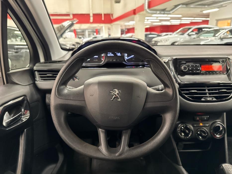 PEUGEOT 208 2018