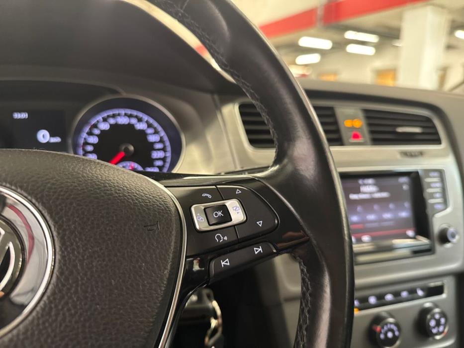 VOLKSWAGEN Golf 2014
