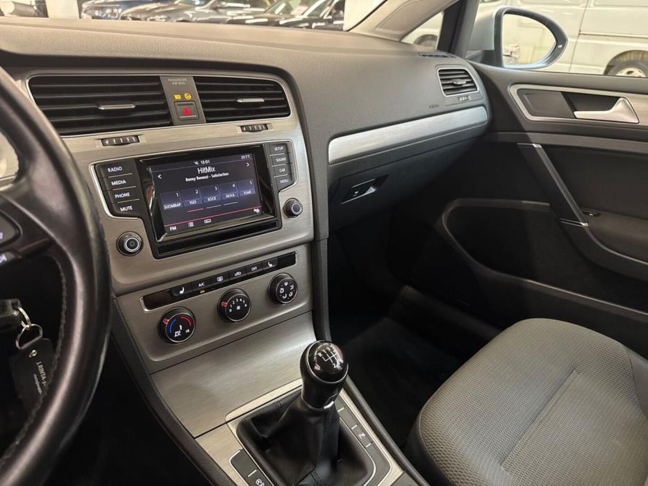 VOLKSWAGEN Golf 2014