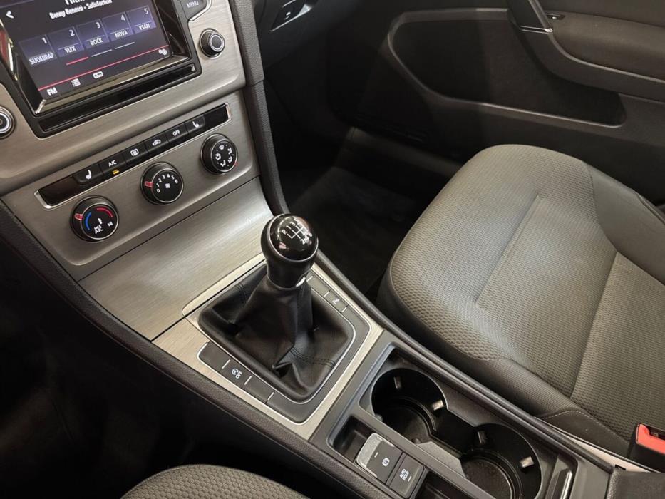 VOLKSWAGEN Golf 2014