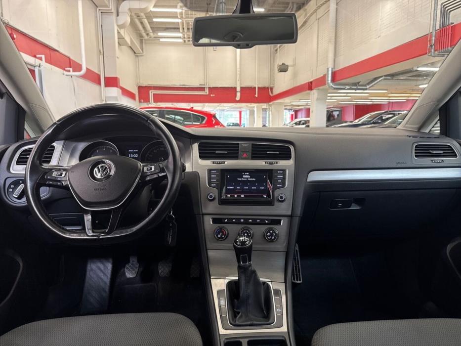 VOLKSWAGEN Golf 2014