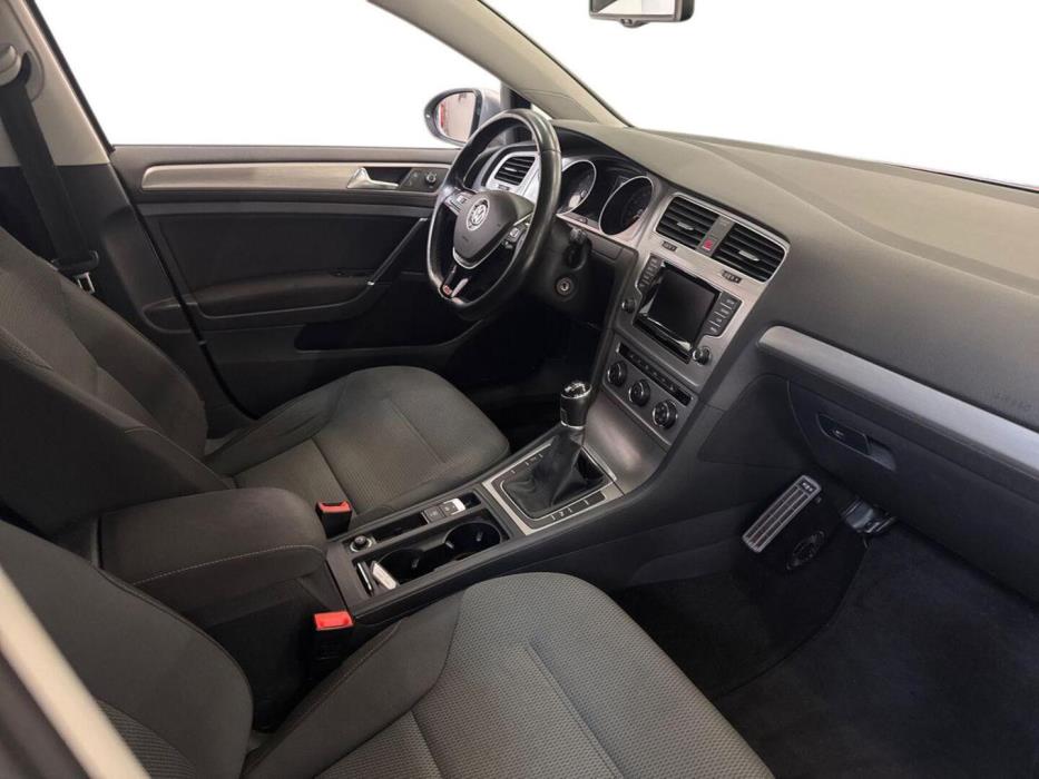 VOLKSWAGEN Golf 2014