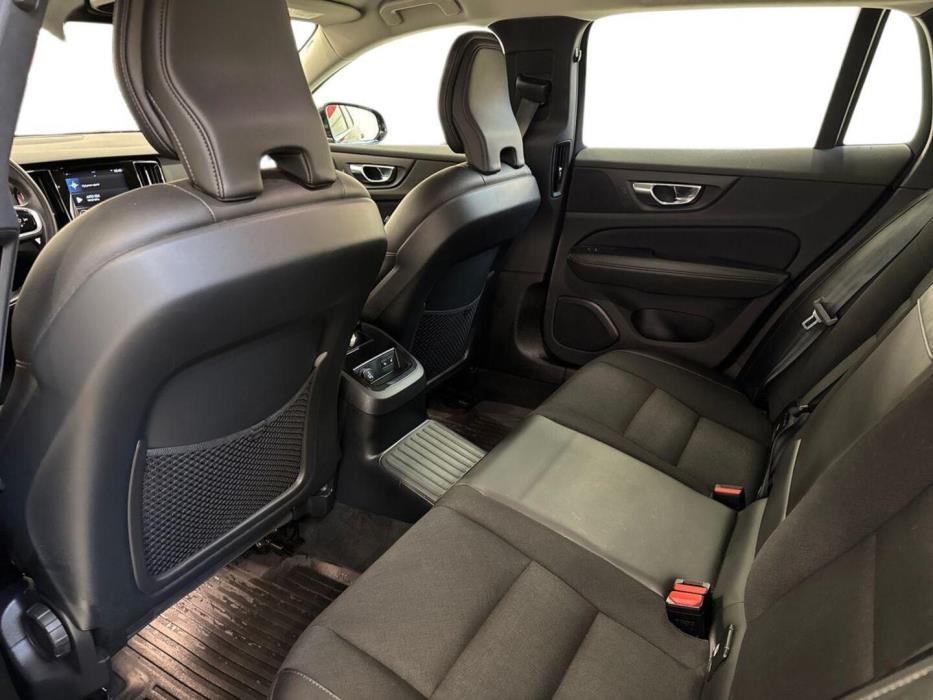 VOLVO V60 2020