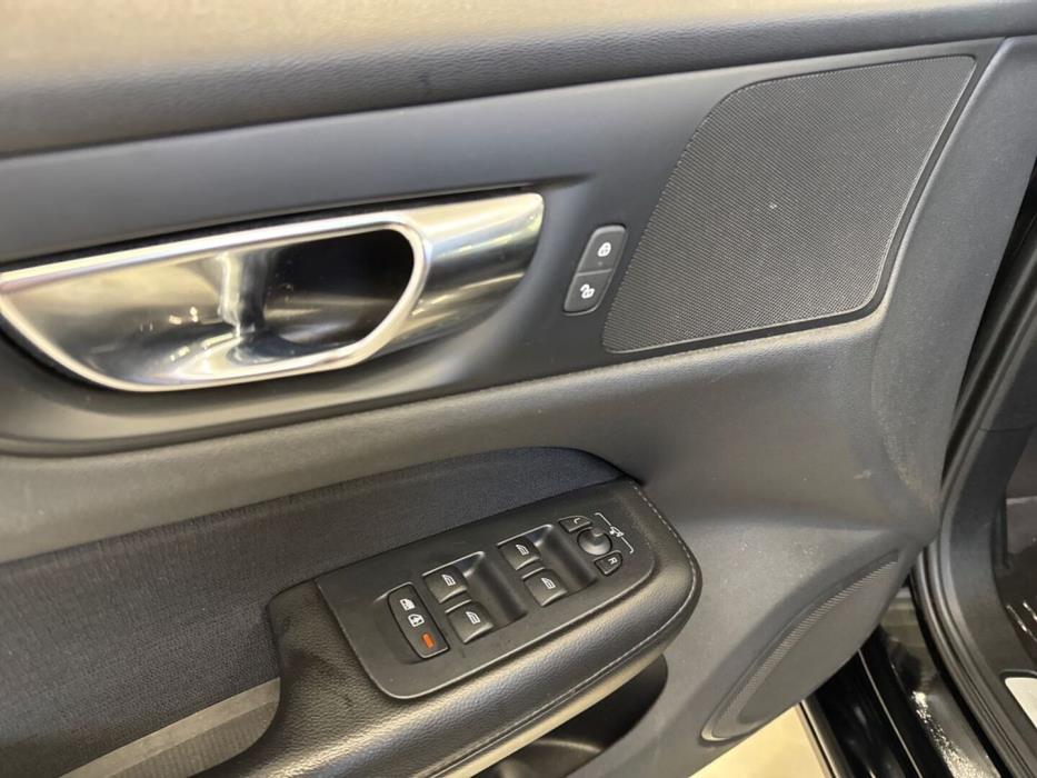 VOLVO V60 2020
