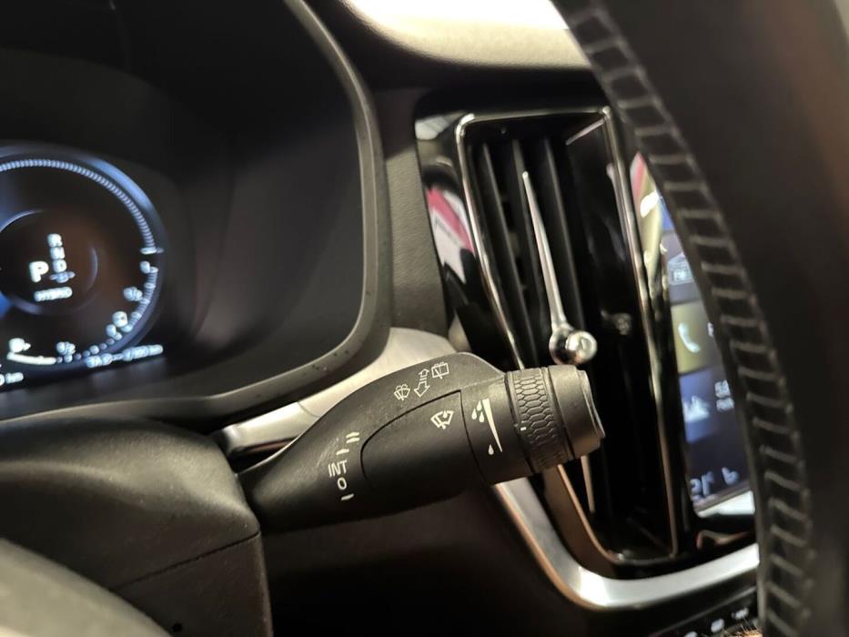 VOLVO V60 2020