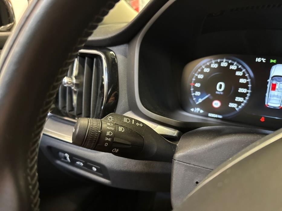 VOLVO V60 2020