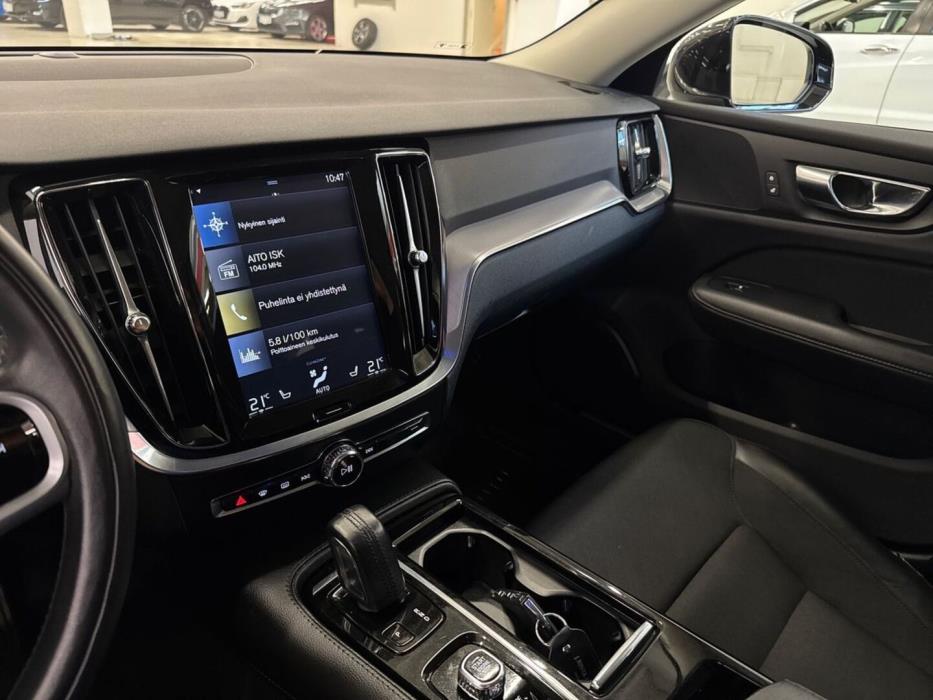VOLVO V60 2020