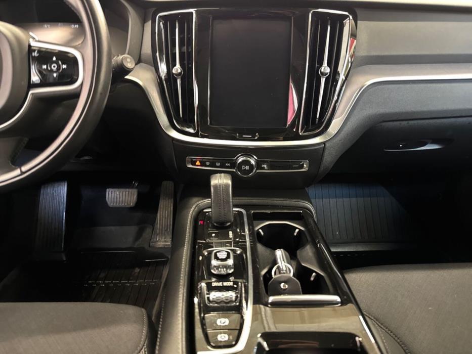 VOLVO V60 2020