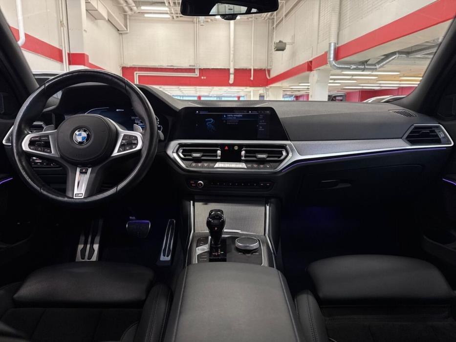 BMW 330 2021