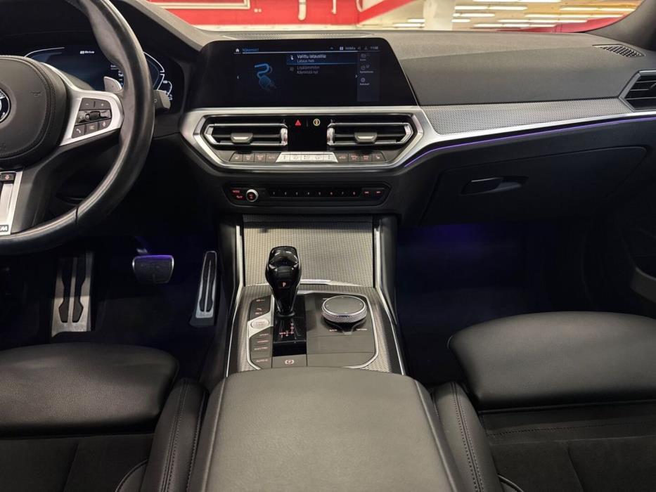 BMW 330 2021