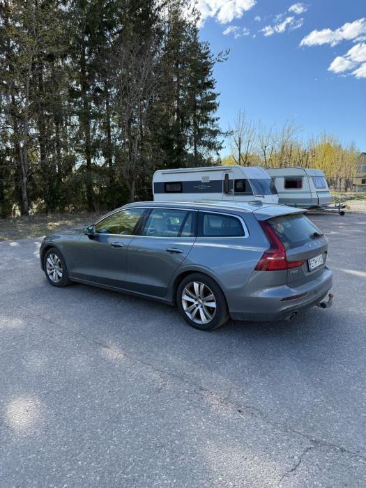 VOLVO V60 2020