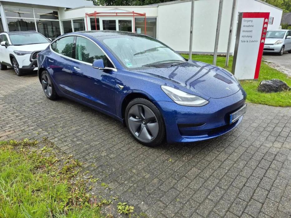 TESLA Model 3 2020