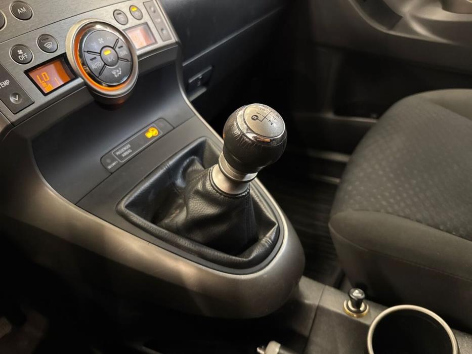 TOYOTA Verso 2010