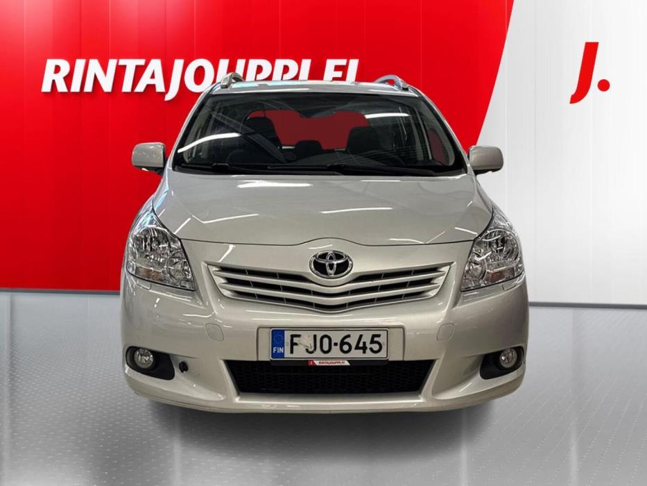 TOYOTA Verso 2010
