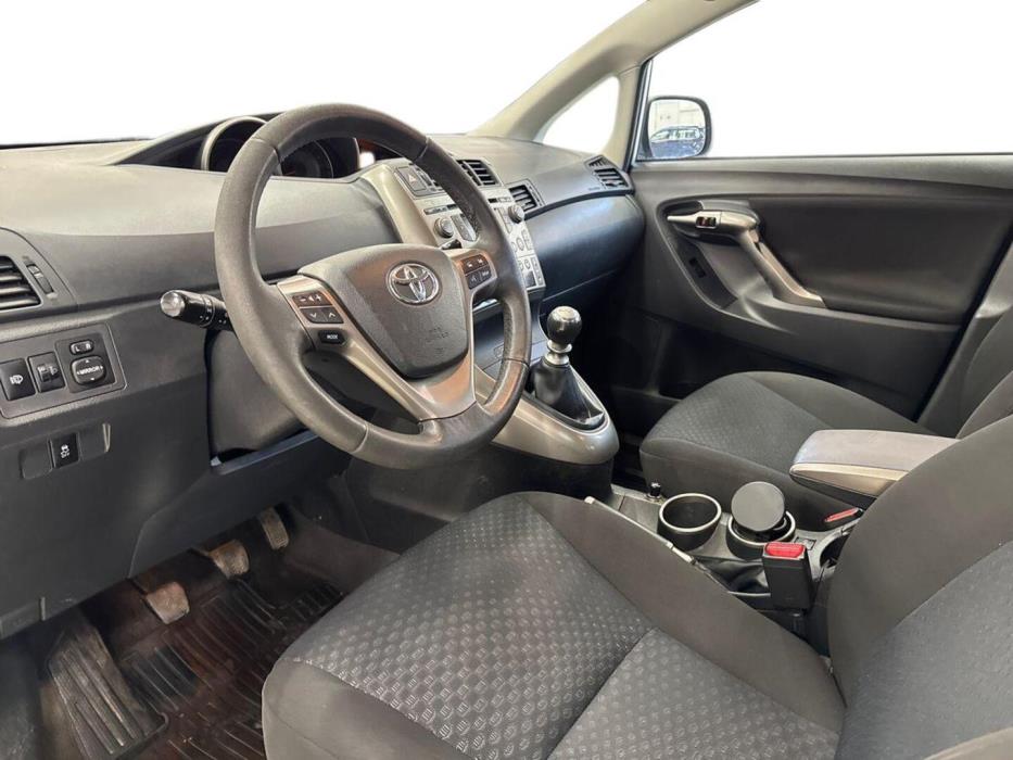 TOYOTA Verso 2010