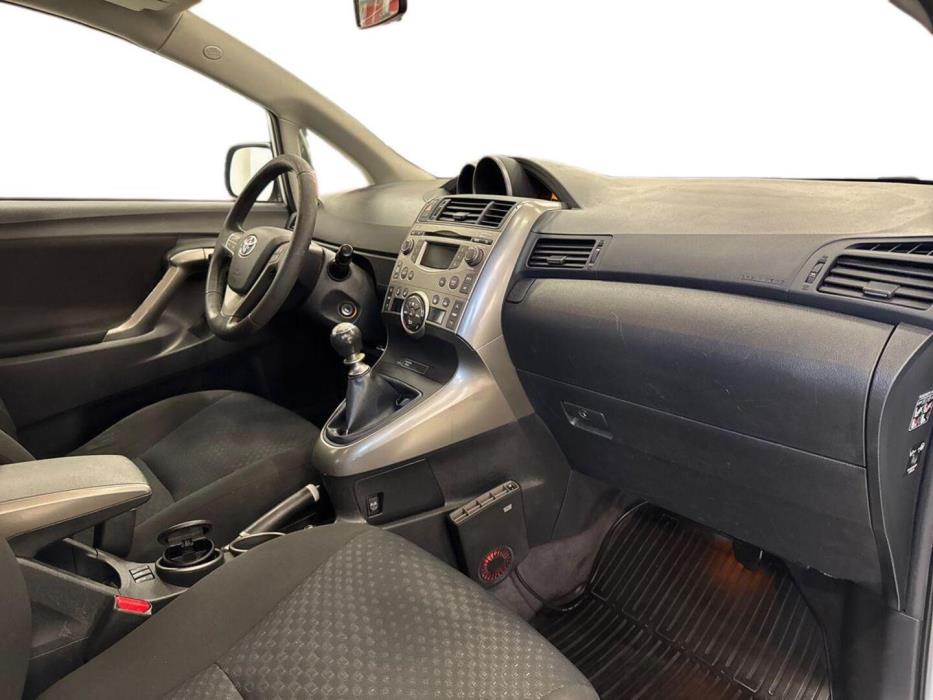 TOYOTA Verso 2010