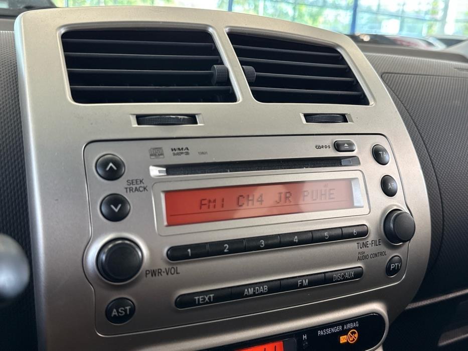 TOYOTA Urban Cruiser 2011