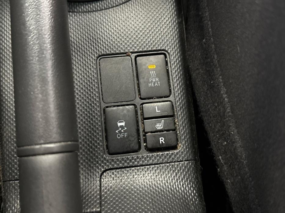 TOYOTA Urban Cruiser 2011