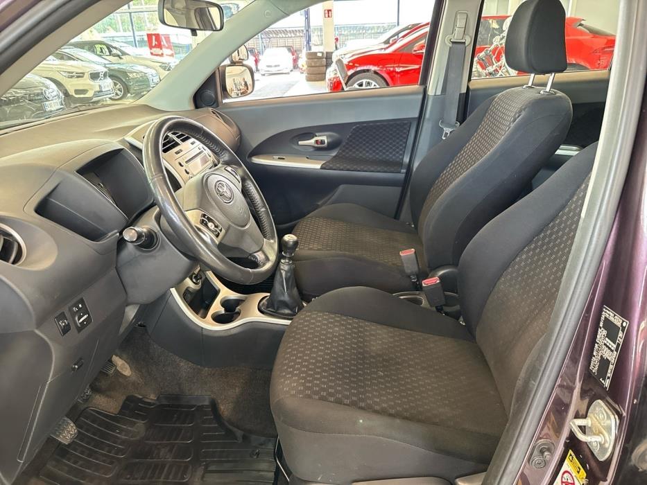 TOYOTA Urban Cruiser 2011