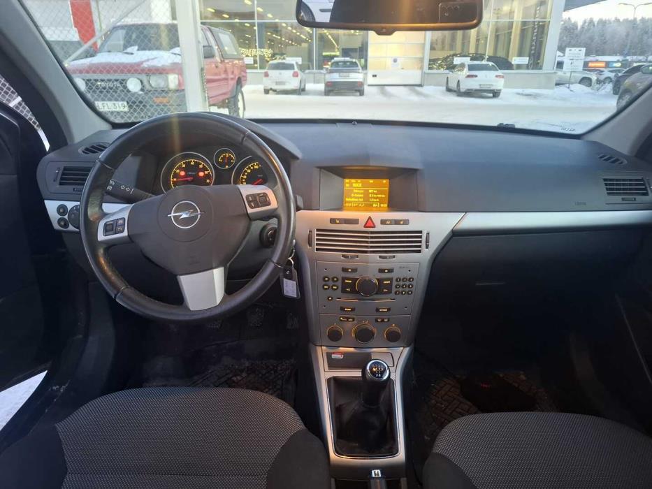 OPEL Astra 2010