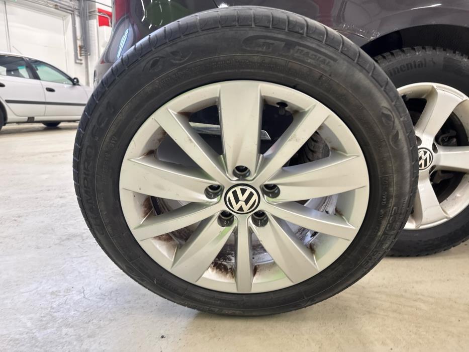 VOLKSWAGEN Passat 2011