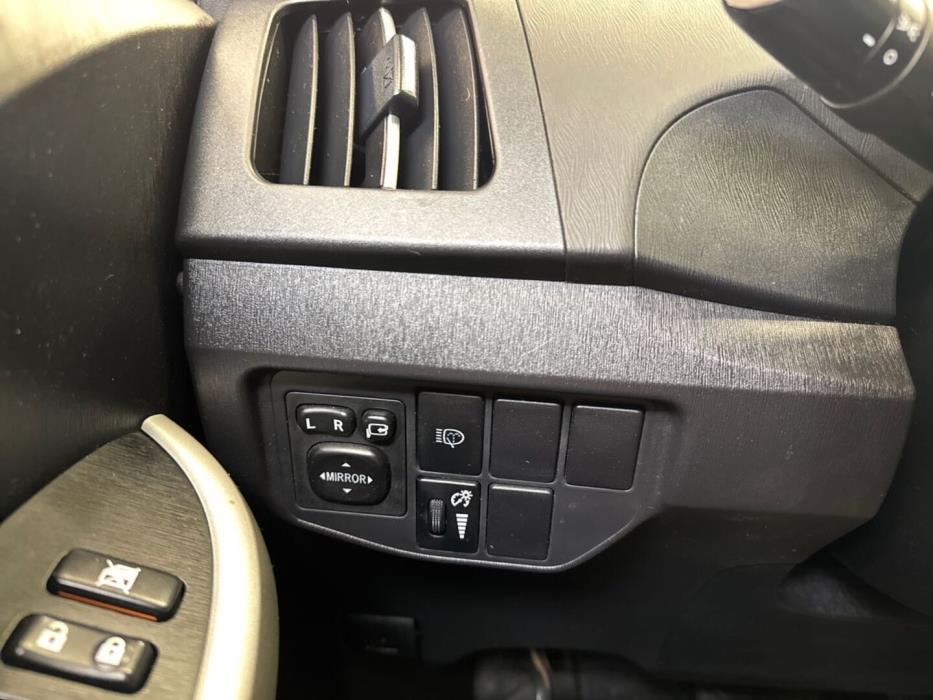 TOYOTA Prius PHEV 2012