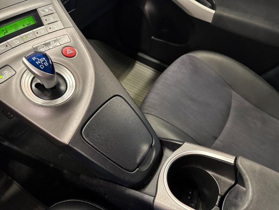TOYOTA Prius PHEV 2012