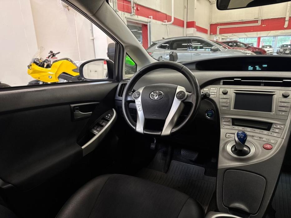 TOYOTA Prius PHEV 2012