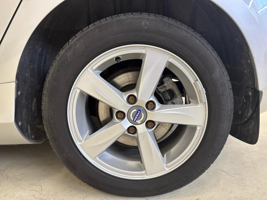 VOLVO V40 2013