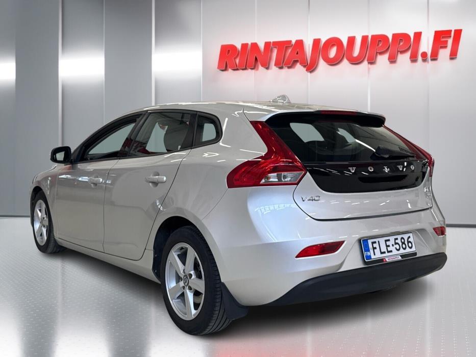 VOLVO V40 2013