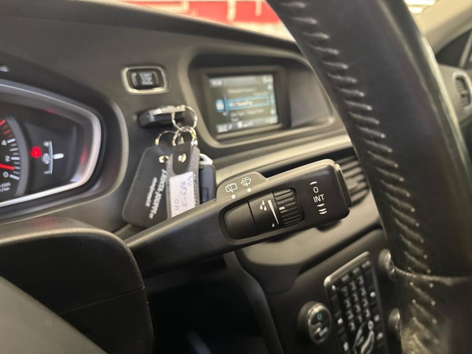 VOLVO V40 2013