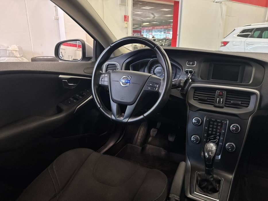 VOLVO V40 2013