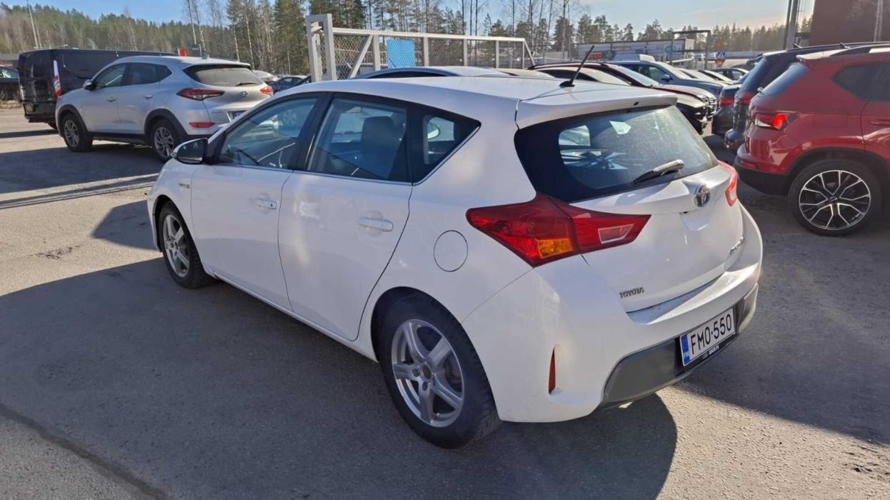 TOYOTA Auris 2014
