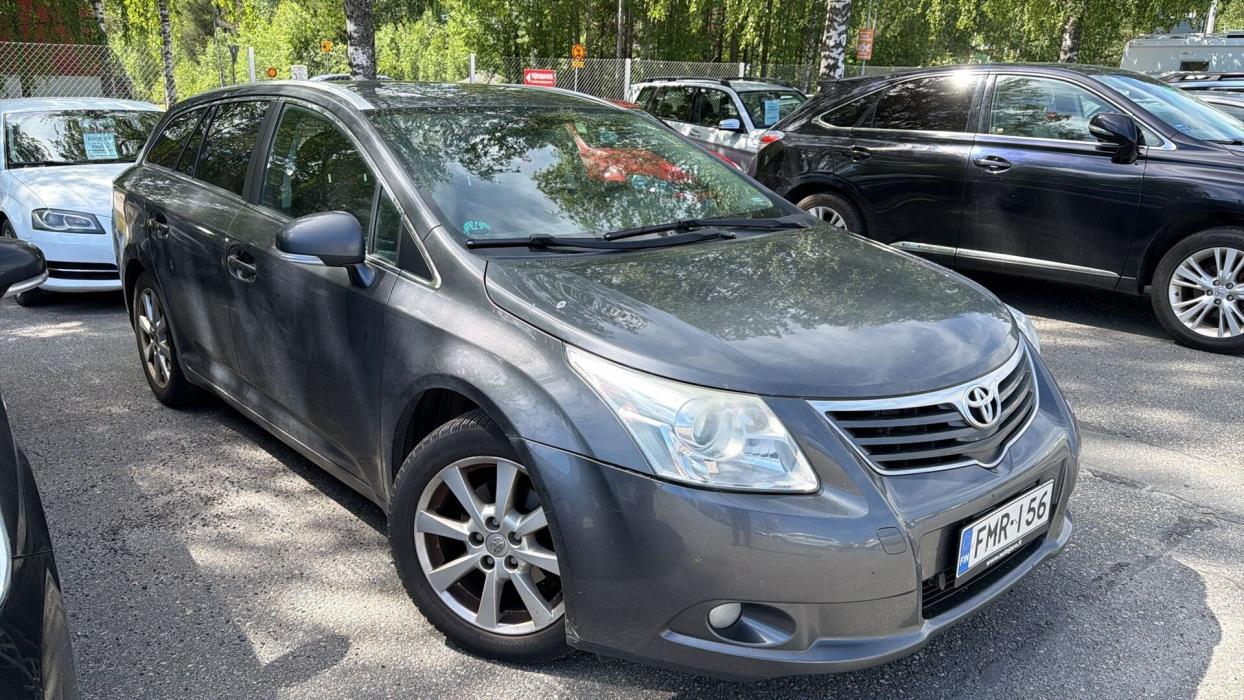 TOYOTA Avensis 2010