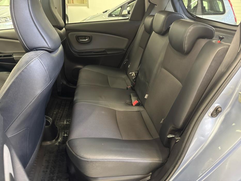 TOYOTA Yaris 2014