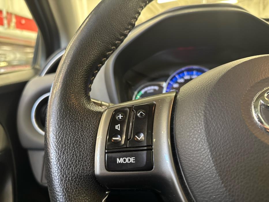 TOYOTA Yaris 2014