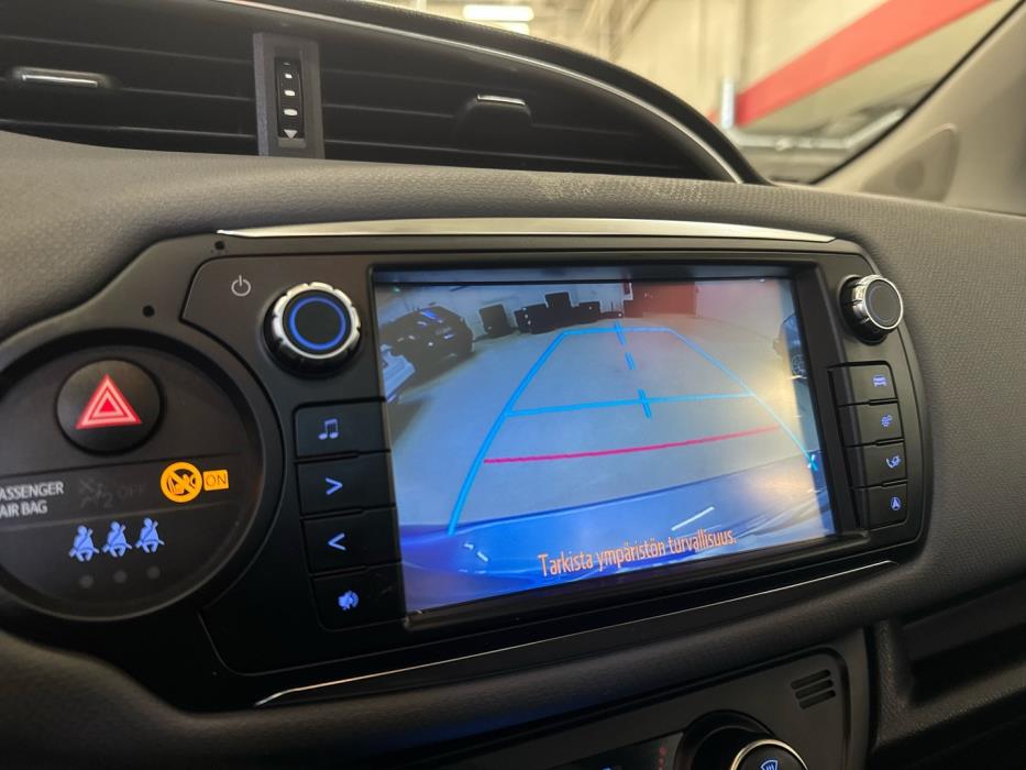 TOYOTA Yaris 2014