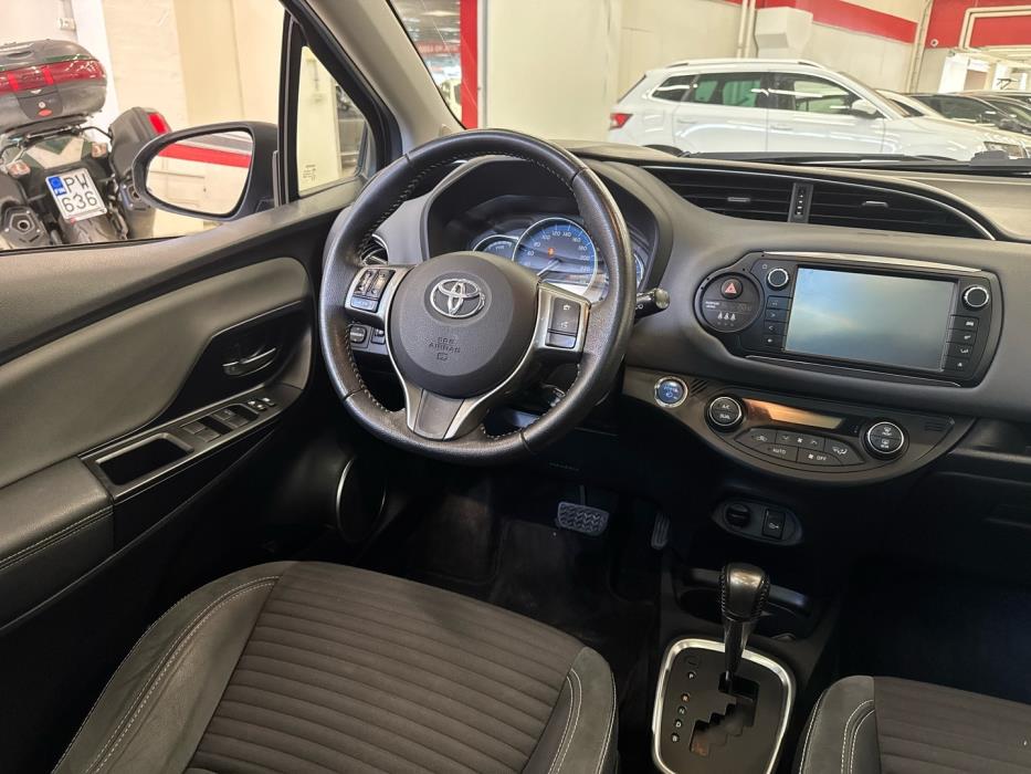 TOYOTA Yaris 2014