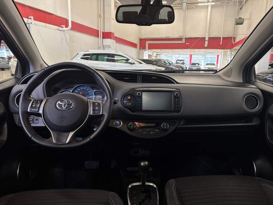TOYOTA Yaris 2014
