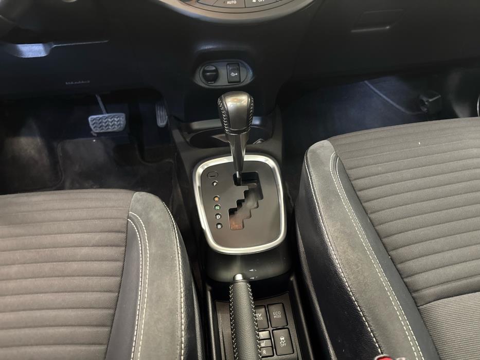 TOYOTA Yaris 2014