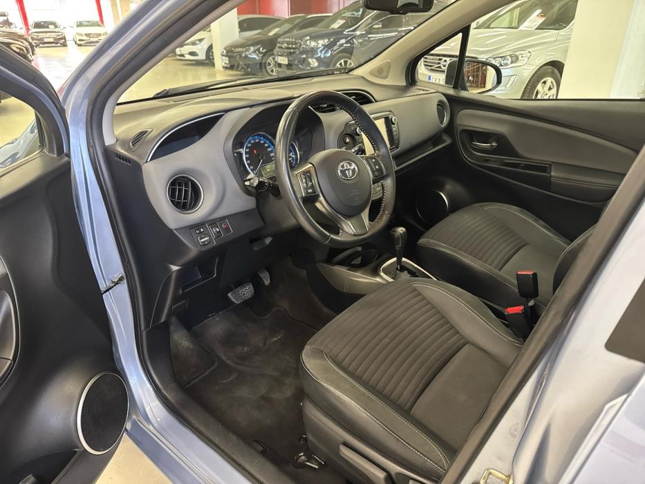TOYOTA Yaris 2014