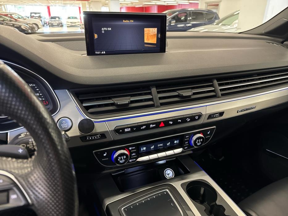 AUDI e-tron 2017