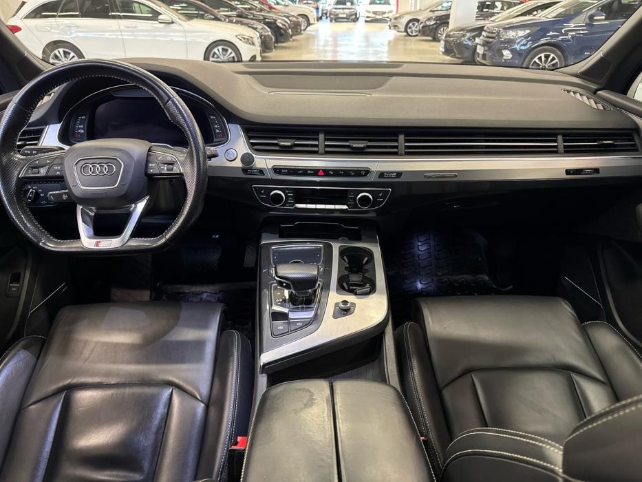 AUDI e-tron 2017