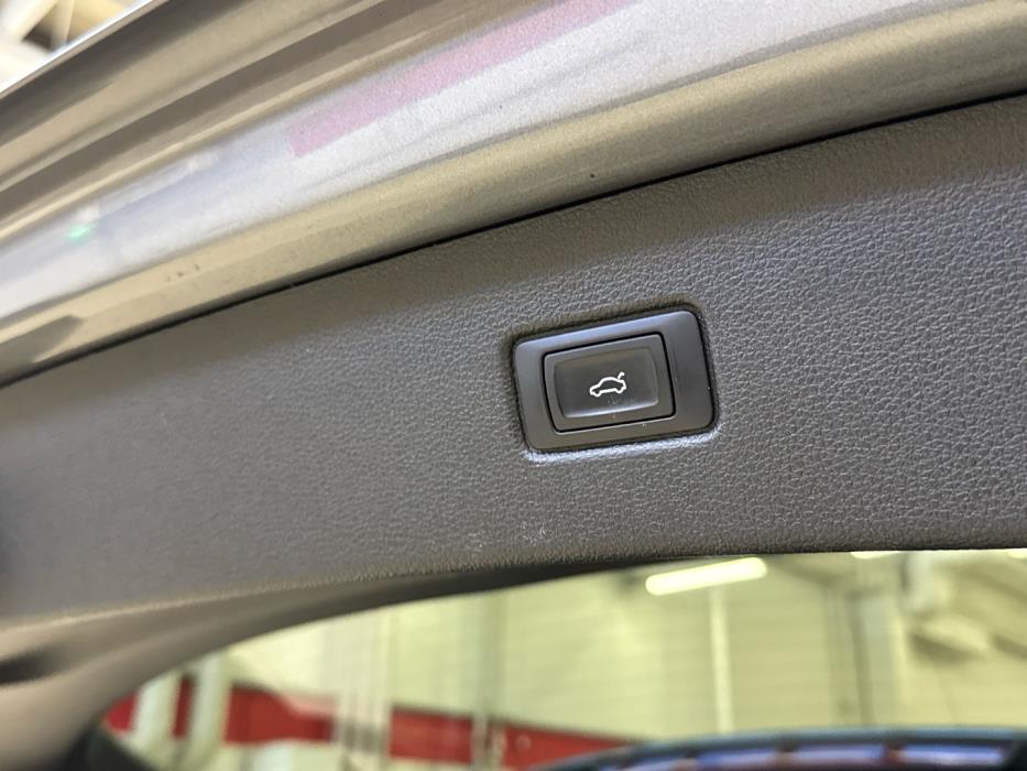 AUDI e-tron 2017