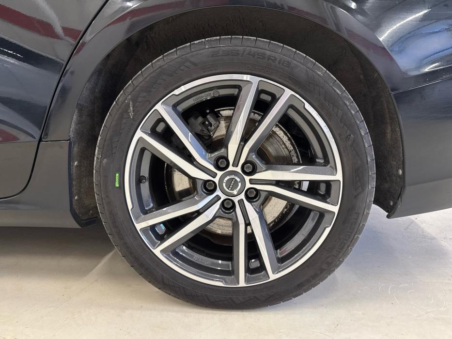 VOLVO V60 2019