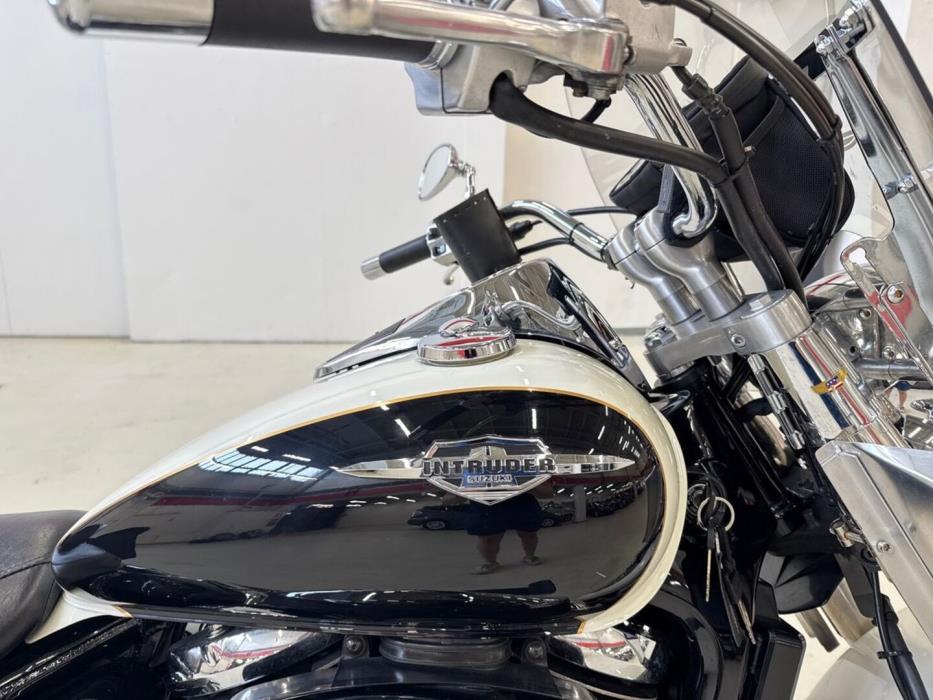 SUZUKI VL 2006