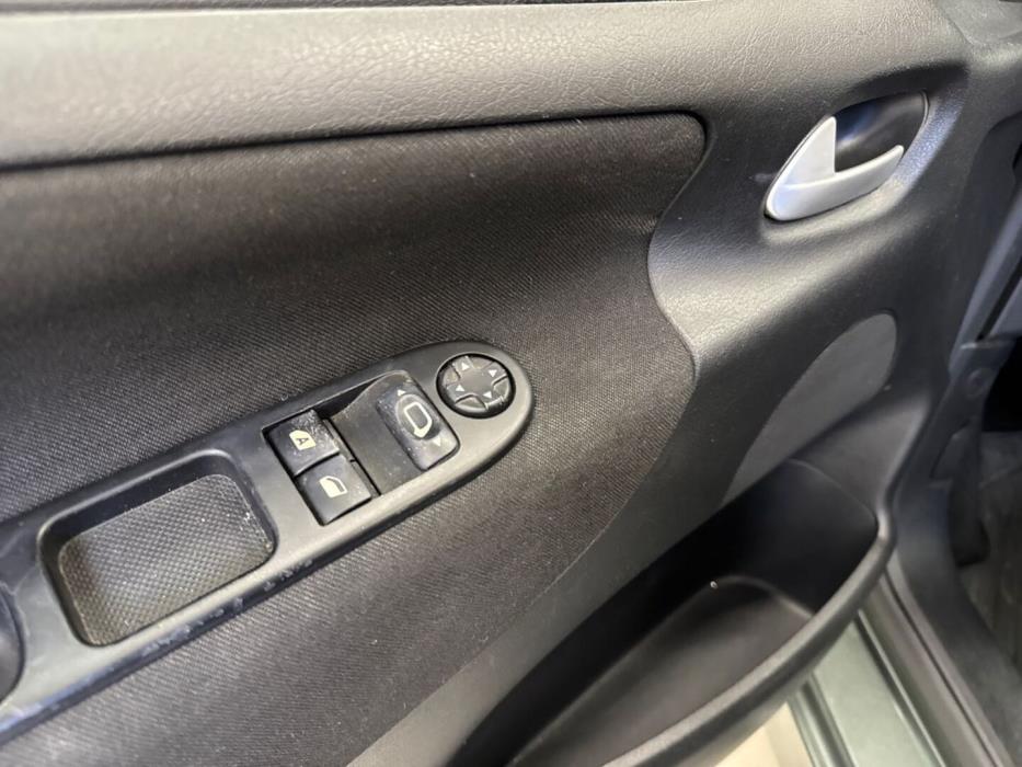 PEUGEOT 207 2008