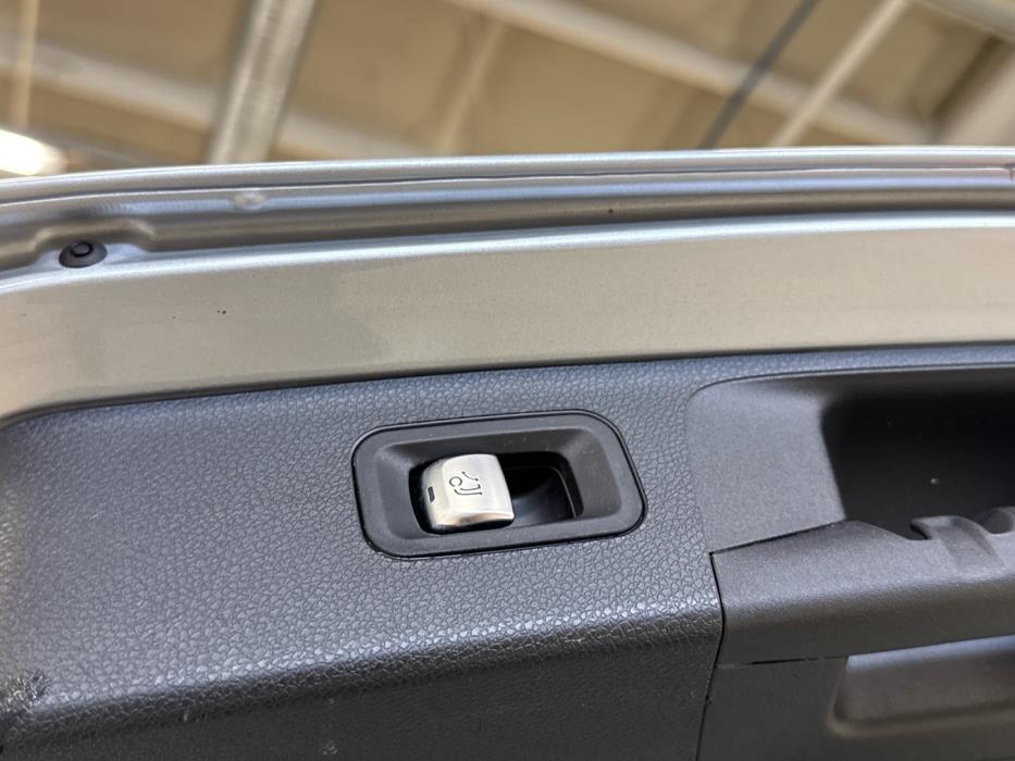 MERCEDES-BENZ E 2021