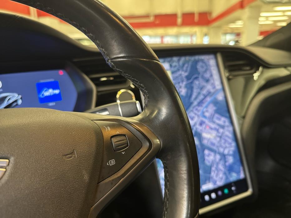 TESLA Model S 2018