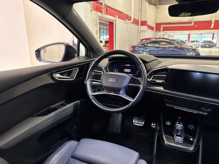 AUDI Q4 e-tron 2022